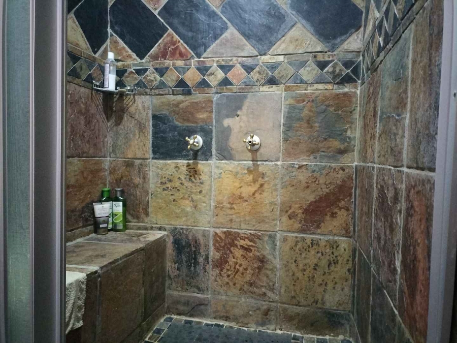 4 Bedroom Property for Sale in Langenhovenpark Free State